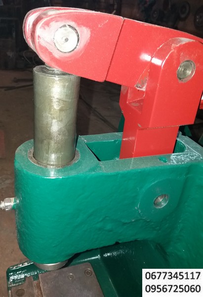 Пресс настольный пневматический усилие 10 тонн, предназначен для операций холодной штамповки: вырубки, пробивки, гибки, неглубокой вытяжки , запрессовки втулок ,опресовки зажимов , скоб и наконечников на проводах , таблетпресс , таблетирование , габаритный размер -570х450х620 вес 160кг